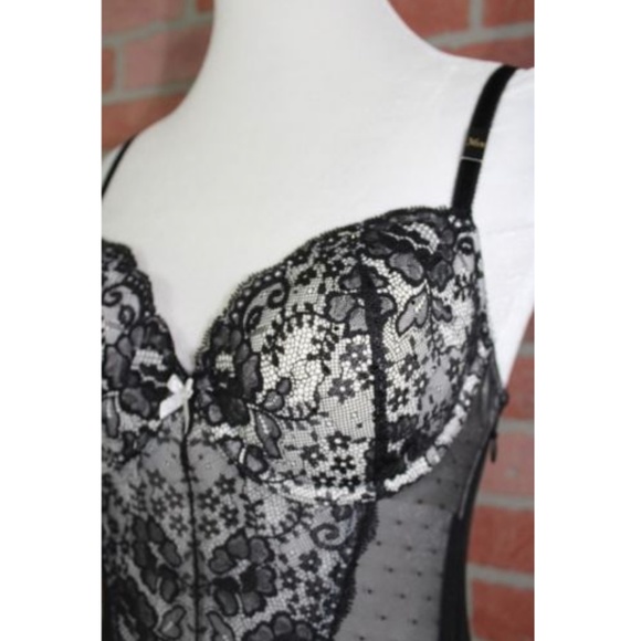 Victorias Secret Padded Crystal Studded Corset - Picture 3 of 8